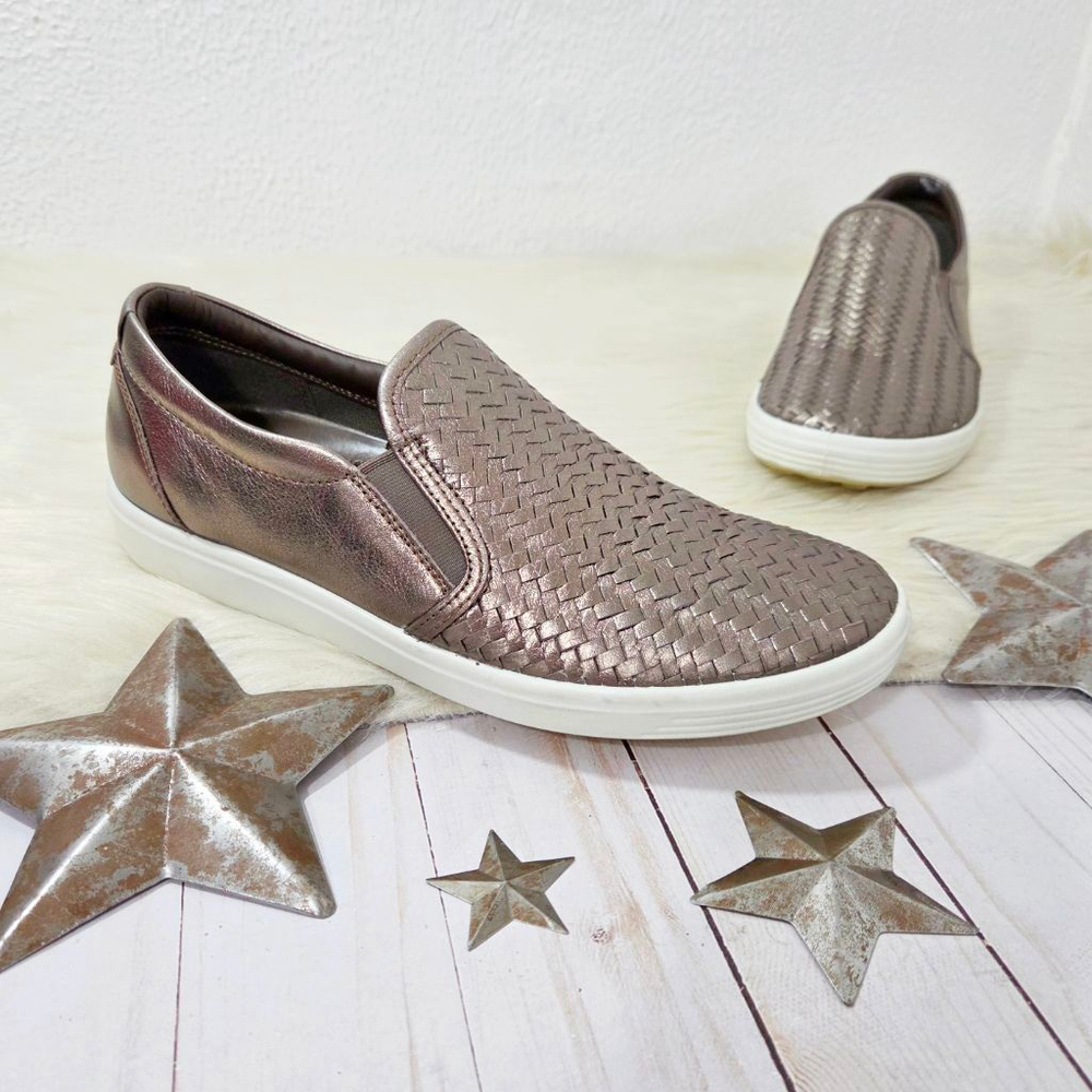 ECCO Soft 7 Woven Slip-On shoes 2.0 Stone Metallic silver sneakers women's sz 40